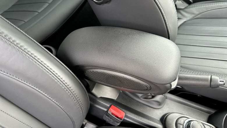 MINI Hatchback 1.5 Cooper Exclusive 3dr Auto Petrol Hatchback